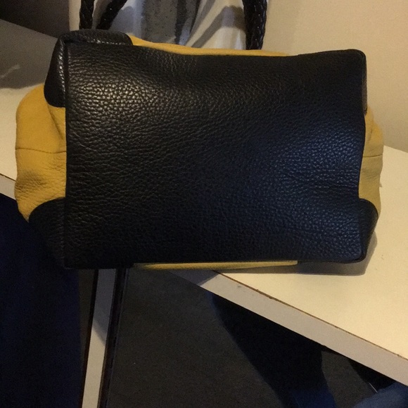 Italian Leather Handbag - Picture 3 of 4